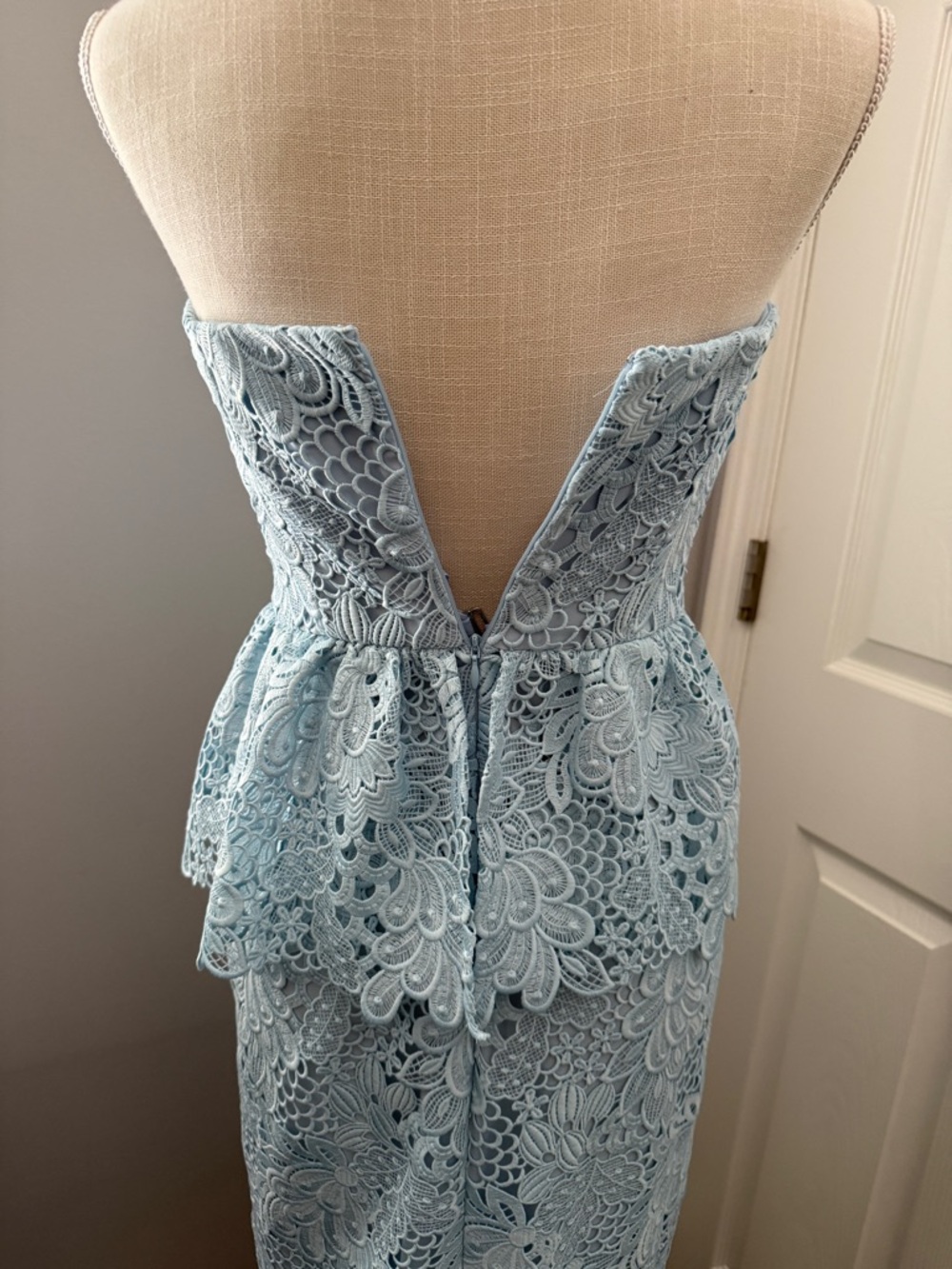 Shoshanna Strapless Light Blue Lace Peplum Midi Dress Kentucky Derby - Picture 6 of 6